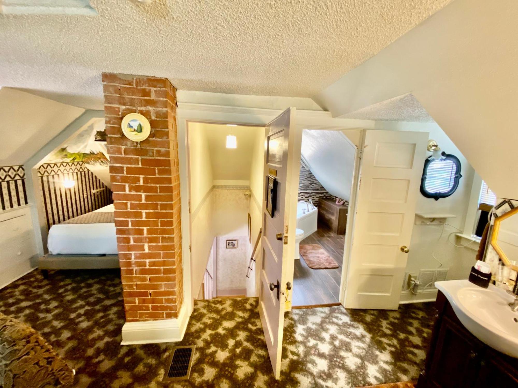 Holden House 1902 Bed & Breakfast Inn โคโลราโดสปริงส์ ภายนอก รูปภาพ