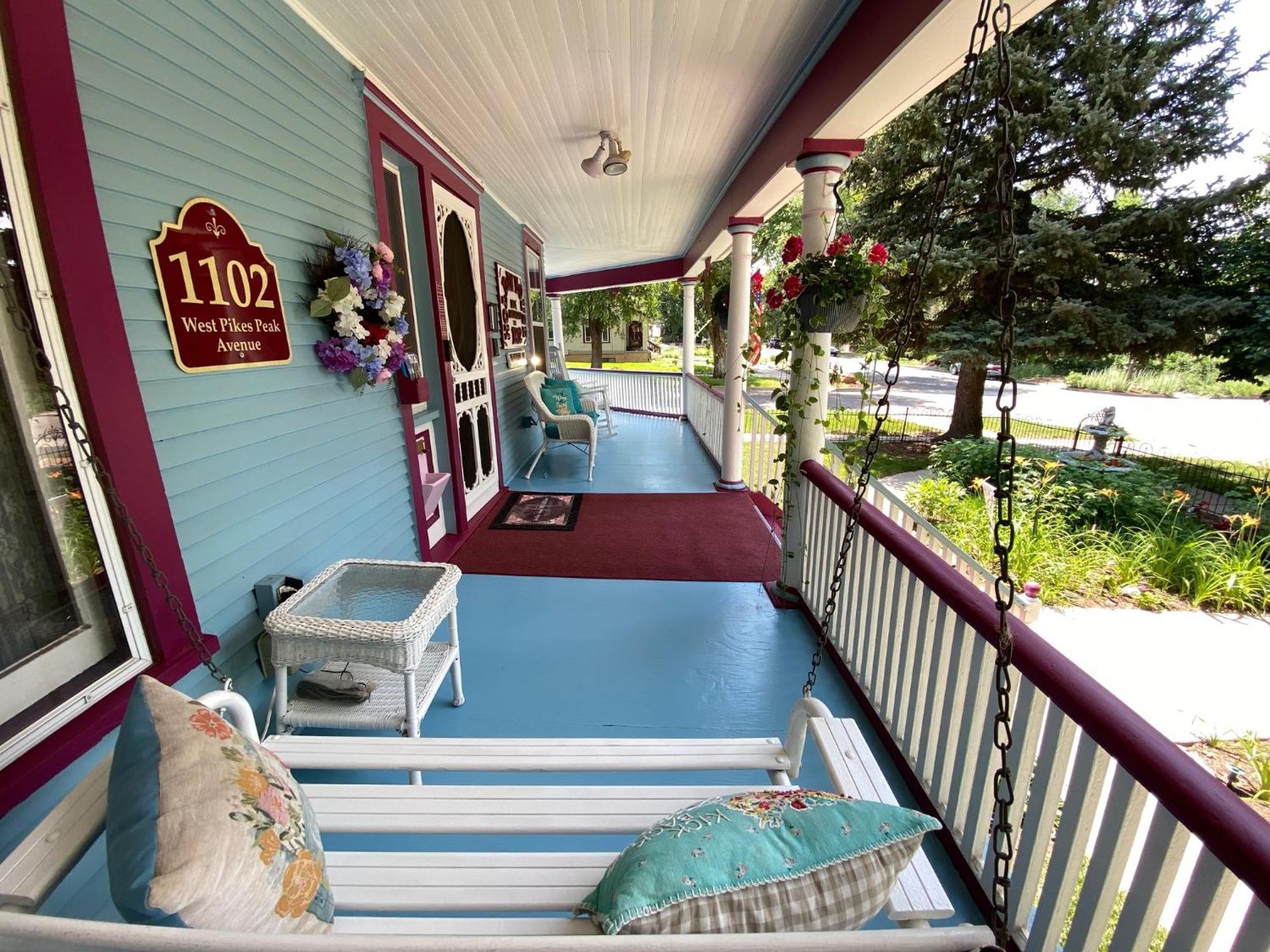 Holden House 1902 Bed & Breakfast Inn โคโลราโดสปริงส์ ภายนอก รูปภาพ