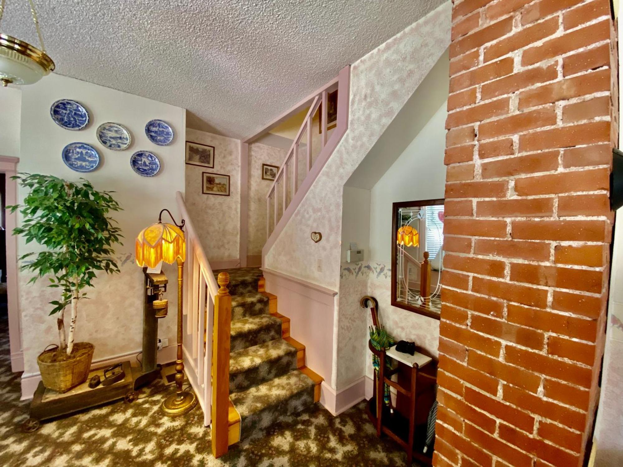 Holden House 1902 Bed & Breakfast Inn โคโลราโดสปริงส์ ภายนอก รูปภาพ