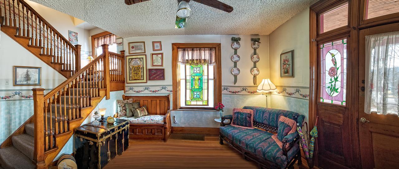 Holden House 1902 Bed & Breakfast Inn โคโลราโดสปริงส์ ภายนอก รูปภาพ