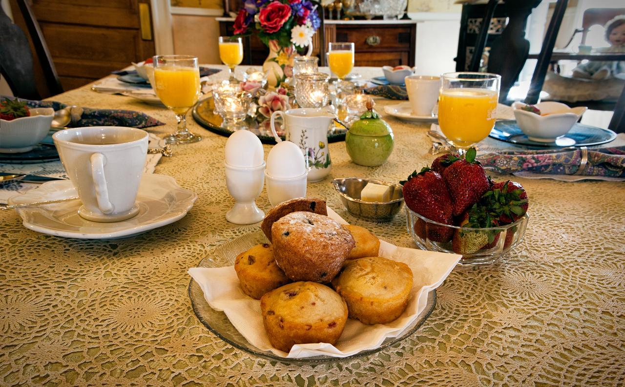 Holden House 1902 Bed & Breakfast Inn โคโลราโดสปริงส์ ภายนอก รูปภาพ