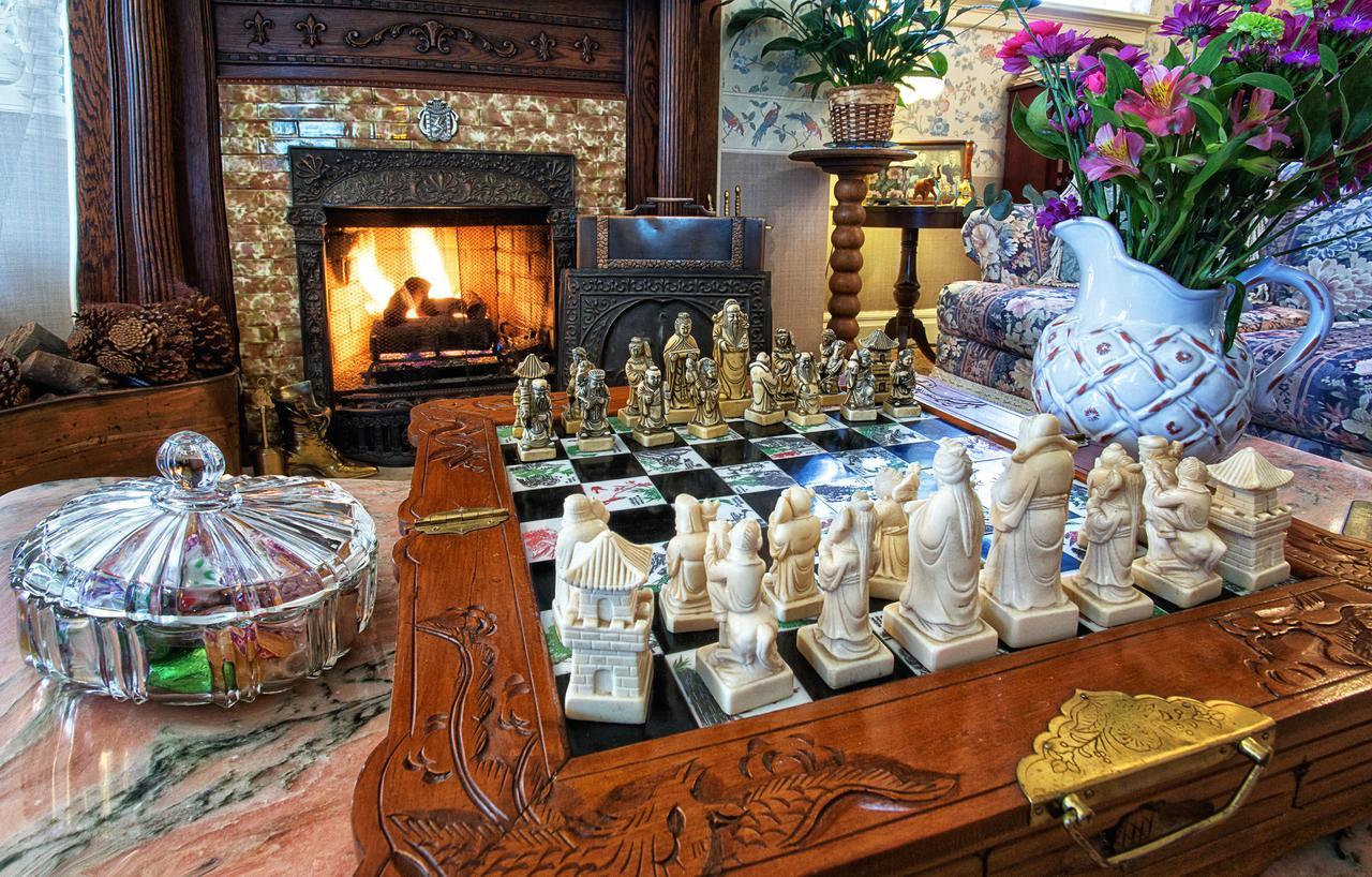 Holden House 1902 Bed & Breakfast Inn โคโลราโดสปริงส์ ภายนอก รูปภาพ