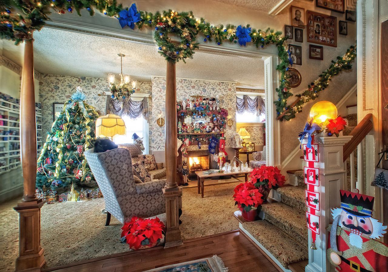 Holden House 1902 Bed & Breakfast Inn โคโลราโดสปริงส์ ภายนอก รูปภาพ
