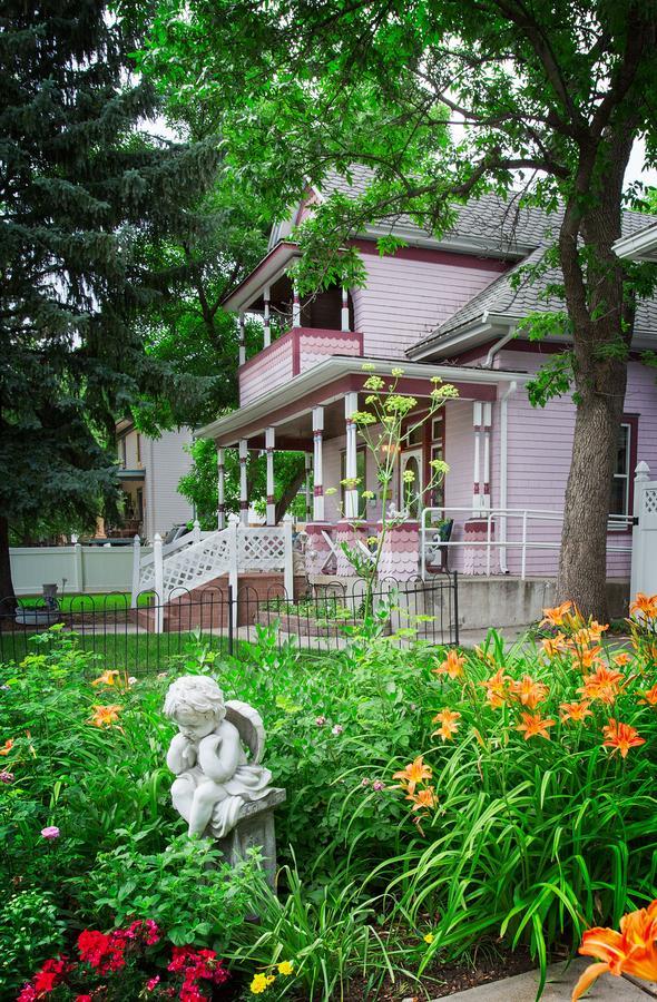 Holden House 1902 Bed & Breakfast Inn โคโลราโดสปริงส์ ภายนอก รูปภาพ