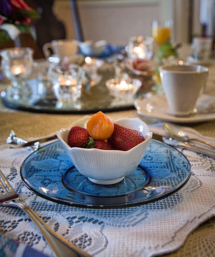 Holden House 1902 Bed & Breakfast Inn โคโลราโดสปริงส์ ภายนอก รูปภาพ